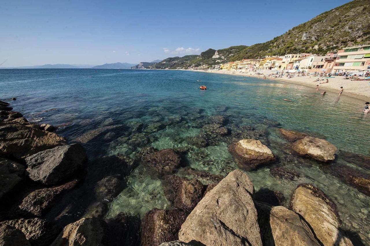 Nicoletta Rivieraholiday Albenga Ngoại thất bức ảnh